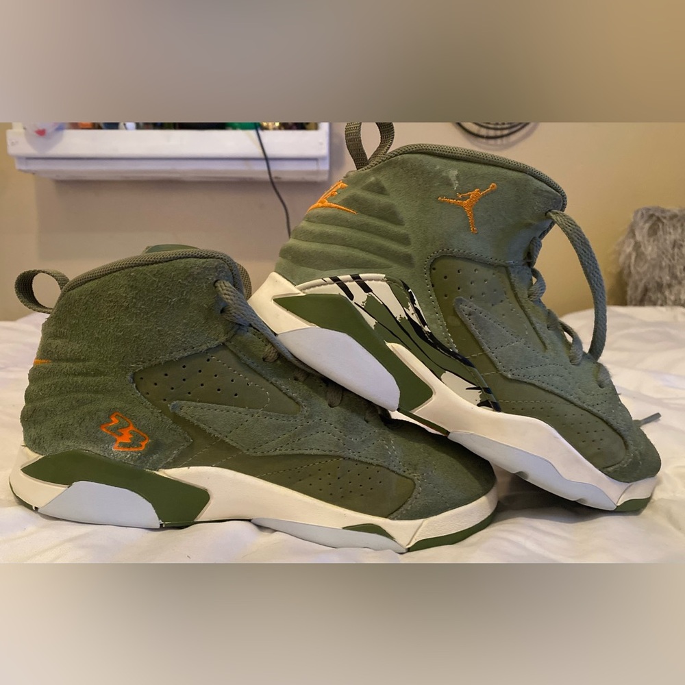 Jordan Jumpman MVP
Sky J Light Olive Bright Mandarin Black Sail #DZ5578-300 7-8